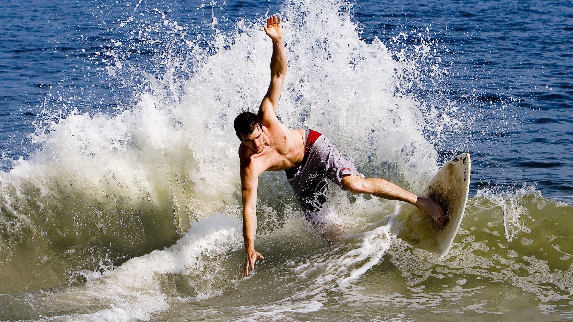 _极限耐力长跑：天灾中突破自我_，耐力跑时出现极限的正确处理方法是站立不动对吗